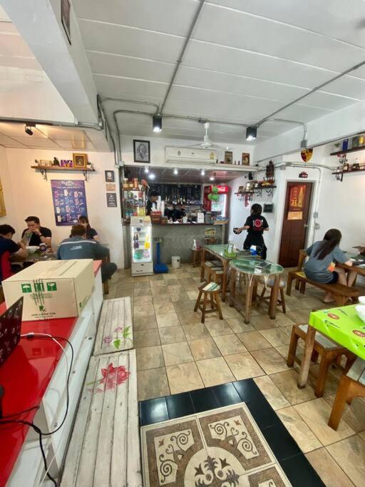 Ratanawong Place 334 * בנגקוק